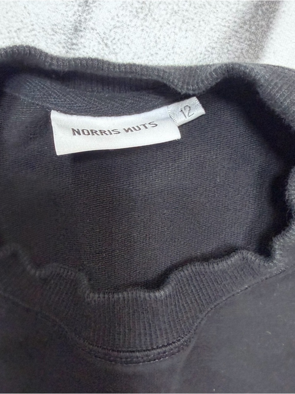 Norris Nuts Legends Girl’s sz 12 Cropped Crewneck Sweatshirt A51 - Picture 6 of 8